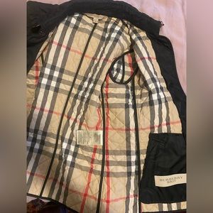 Women’s Burberry quilted black jacket size medium